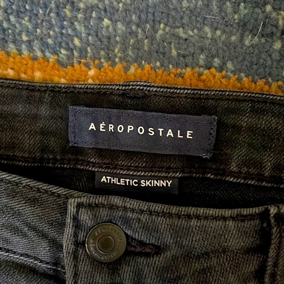 Aeropostale Distressed Athletic Skinny Jeans - Picture 3 of 5
